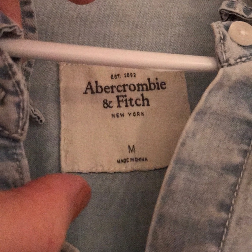 Abercrombie & Fitch Jean Button Down Size - image 2